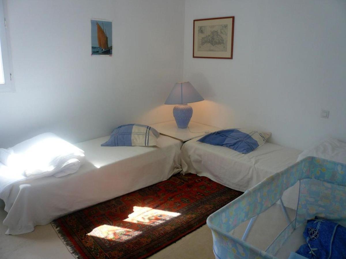 Maison Mitoyenne 3 Ch. Avec Jardin, Terrasse Et Poele A Bois, Proche Du Port De Sauzon, Animaux Ok - Fr-1-418-160 Luaran gambar
