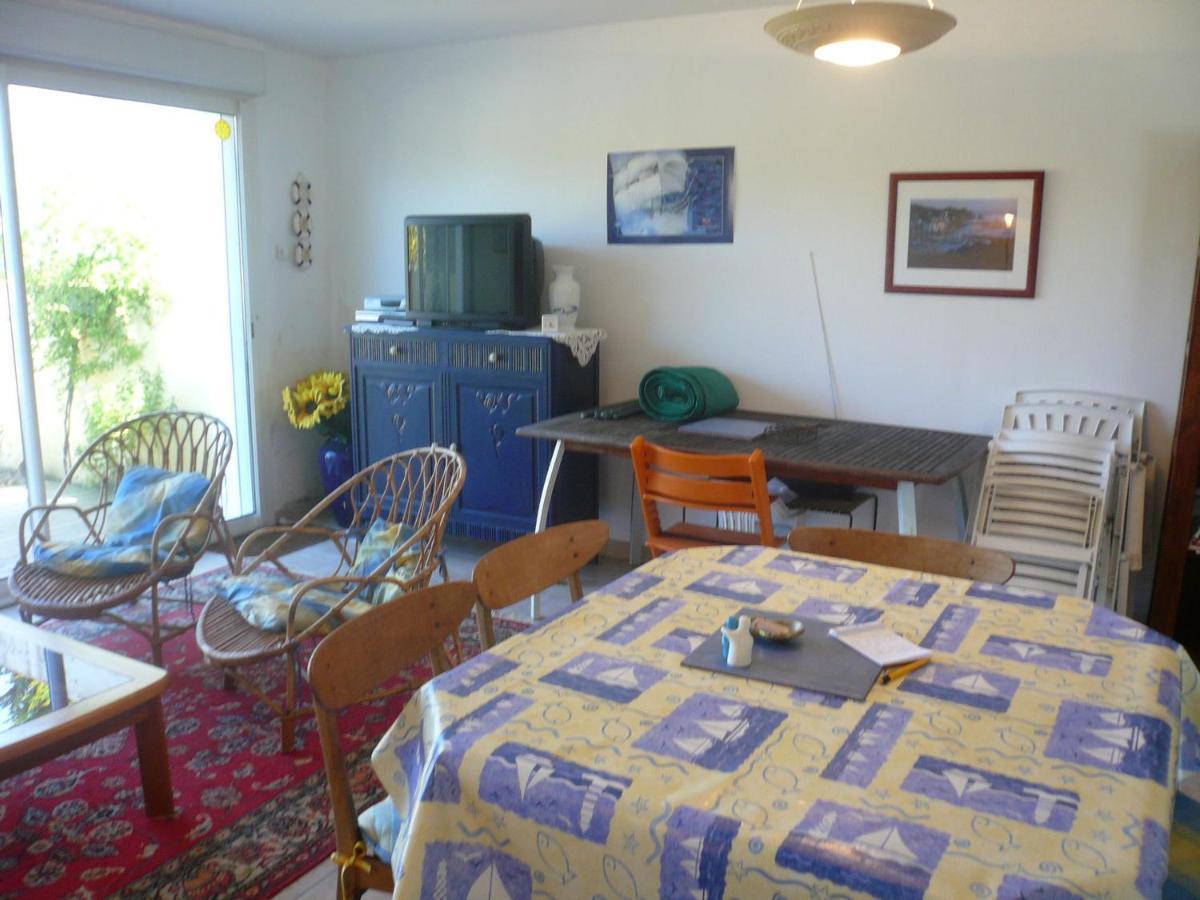 Maison Mitoyenne 3 Ch. Avec Jardin, Terrasse Et Poele A Bois, Proche Du Port De Sauzon, Animaux Ok - Fr-1-418-160 Luaran gambar